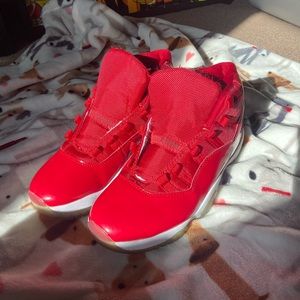 Jordan 11 retro red